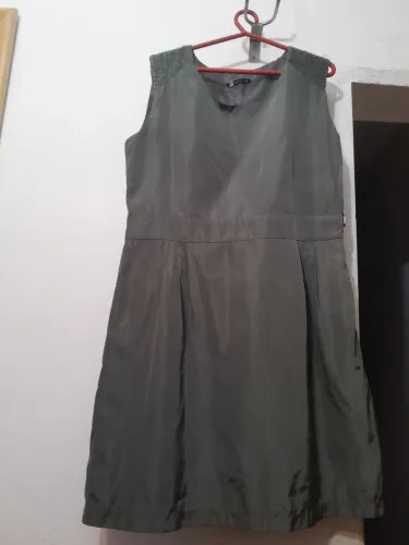 lindo vestido verde agua com detalhes na manga