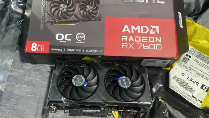 RX 7600 ASUS DUAL ACEITAMOS TROCAS