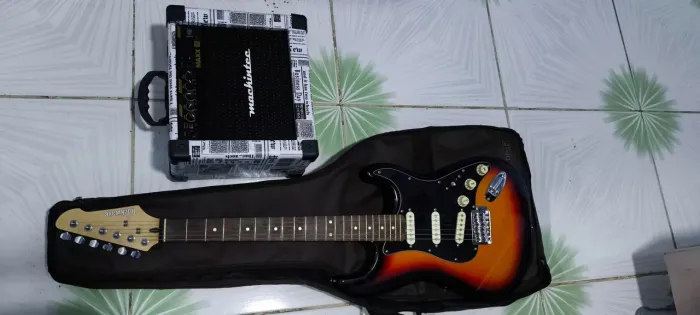 Guitarra, Pedaleira, Amplificador e Bag, tudo Novo. 