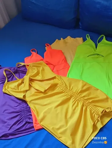 Desapego: lote de vestidos conservadíssimos<br>Qualquer um r$ 20 reais