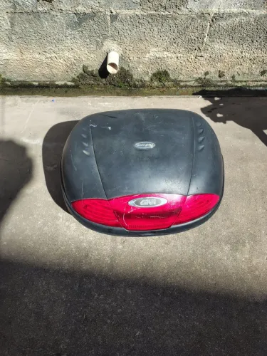Baú givi 45 litros