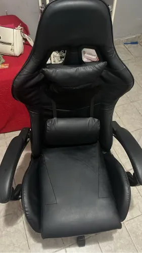 ? Cadeira Gamer Preta com Almofadas de Apoio (Super Conservada)