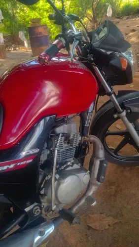 Vendo moto fan 125 tudo em dias só transferir para o nome do comprador