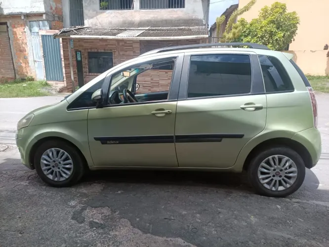 Fiat Idea Essence 1.6 Flex 16V 5P 2011