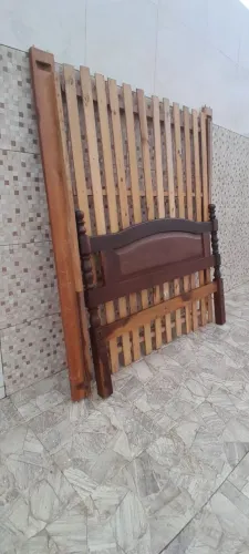 Cama casal madeira maciça sem avarias