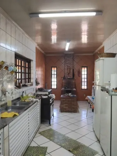Sítio bem localizado, acesso pelo asfalto. Situado município Lavrinhas SP