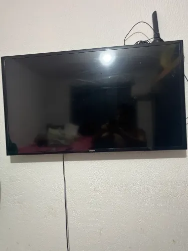 TV SAMSUNG LED DE 43 POLEGADAS, COM ANTENA!