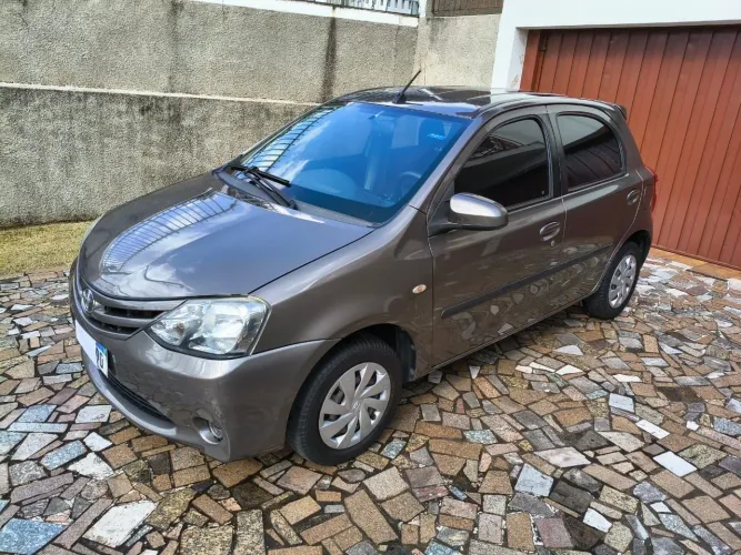 Toyota Etios X 1.3 Flex 16V 5P Aut. 2017