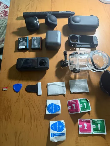 Insta 360 x3 completo com todos acessórios da foto