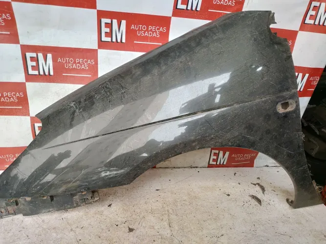 Paralama esquerdo Renault scenic 2004 pequenas avarias