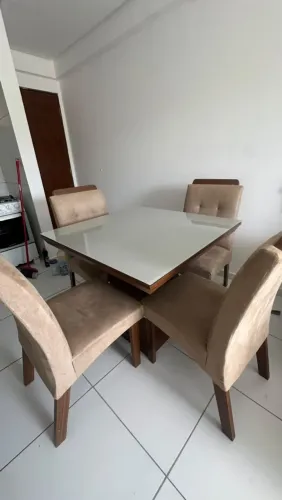 Mesa 4 cadeiras