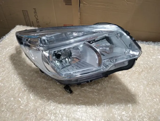 Farol direito S10 trailblazer 2012 2016 importado novo com detalhe restaurado CD 463