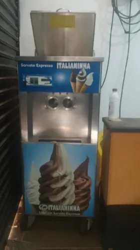 Máquina de Sorvete Italianinha 