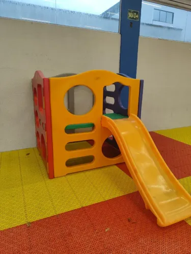 Parque infantil usado