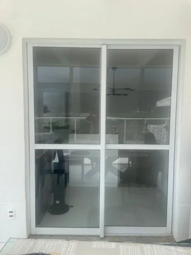 Porta de Alumínio de Correr 217x168cm 2 Folhas com Vidro - Aluminío Branco Suprema
