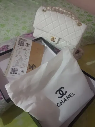 Vendo linda bolsa chique para mulher de bom gosto bolsa nunca usada