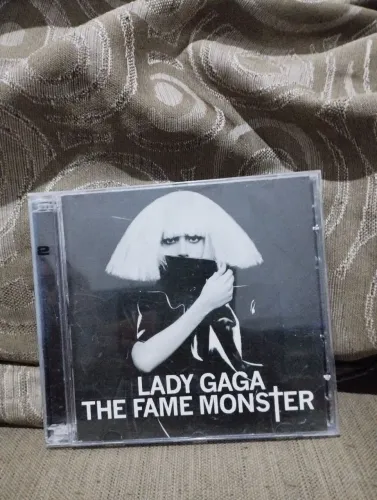 CD Lady Gaga the fame monster