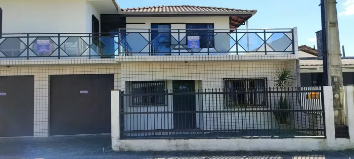 LOCAÇÃO POR DIA - CASA DE PRAIA EM BALNEÁRIO BARRA DO SUL ?