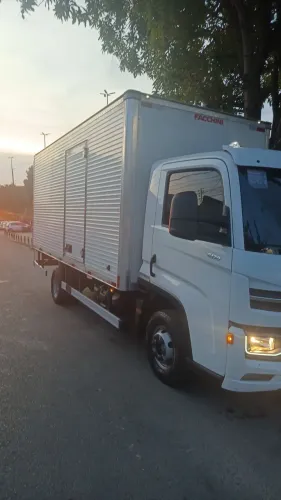 Caminhão 3/4 novo