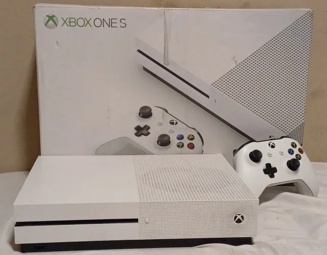 Xbox one s com 1 controle e 1 jogo