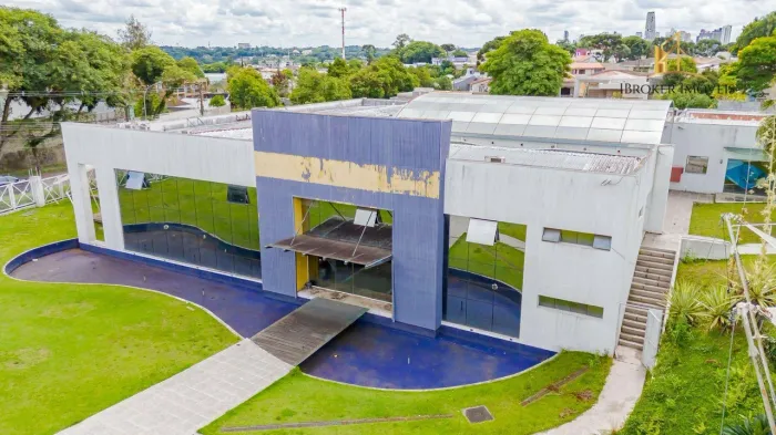 Terreno com Prédio construído à venda na Região do Batel em Curitiba/PR.