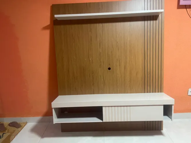 Vendo painel duas gavetas para tv de 70 polegadas 06 meses de uso 
