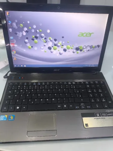 Notebook Acer core i3 - aceito cartao