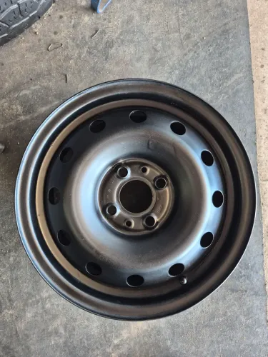 Unidade de roda de ferro aro 14 original da fiat (200$ no dinheiro ou pix)