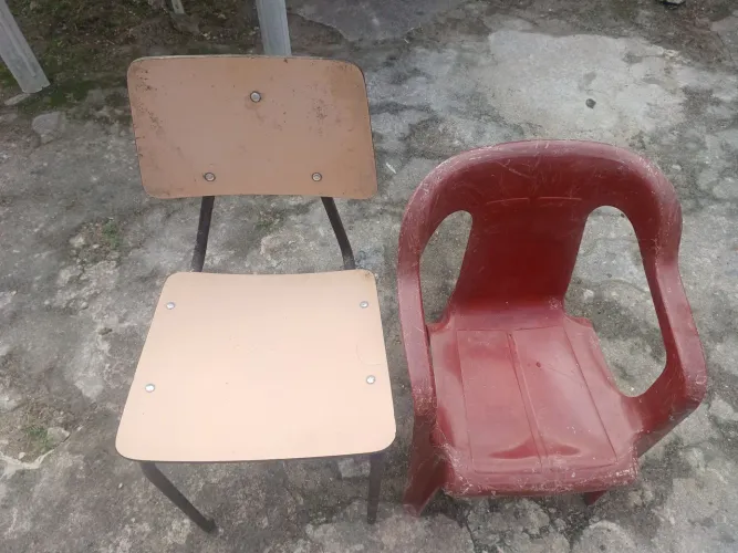 Cadeirinha Infantil, Plástica e de madeira 
