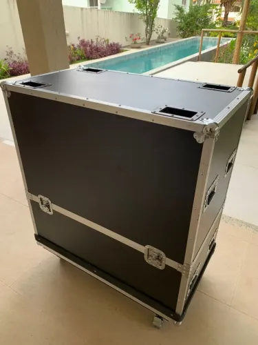 Flight Case Profissional com Divisórias e Rodízios - Grande