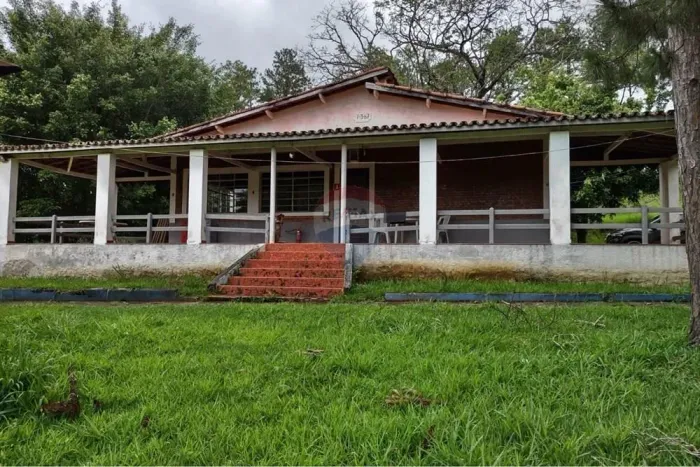 Sítio Monte San Giacomo em Arujá: Natureza e Investimento Perfeito!