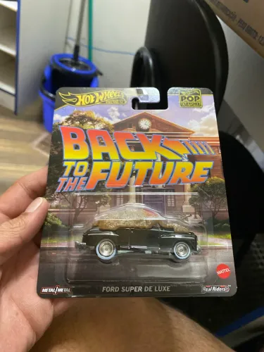 Hot wheels premium de Volta para o futuro Ford super luxo 