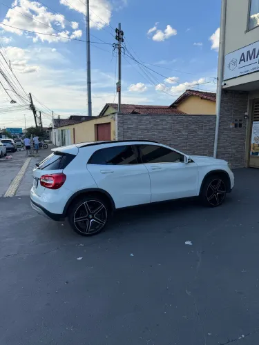 Mercedes-Benz GLA 200 Adv. 1.6/1.6 TB 16V Flex Aut. 2016