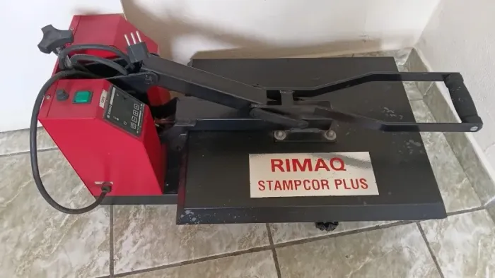 Máquina de chinelo Rimaq e Stampcor Plus Rimaq