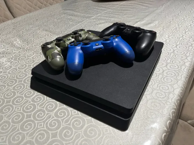PlayStation 4 Slim