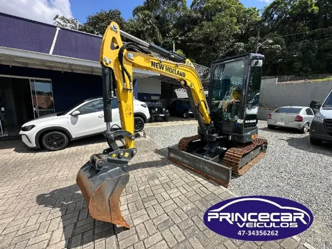 New Holland - Mini Escavadeira E35D - 2024