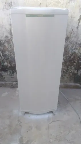 Geladeira pequena