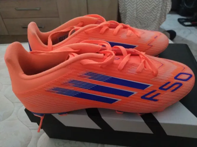 Vendo chuteira de campo