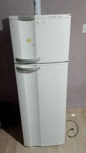 Vendo geladeira 110