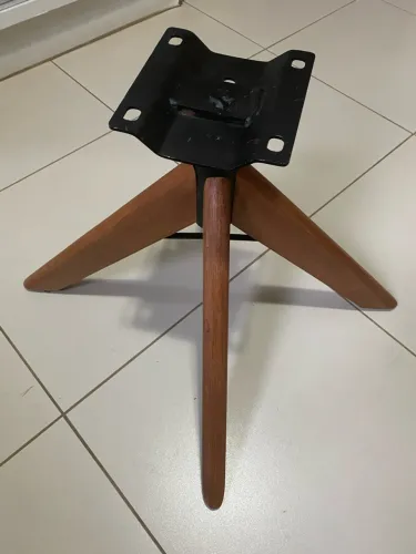 Base giratória de madeira para poltrona altura 35cm