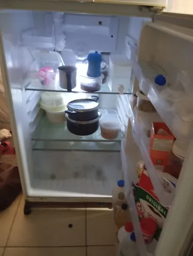 Geladeira Frost Free Panasonic 2 portas n tem garantia é usada 