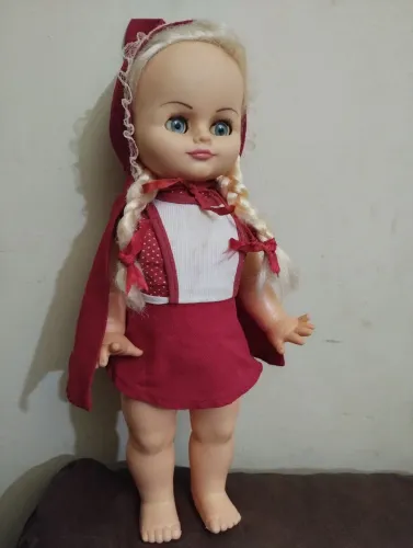 Boneca Chapeuzinho Vermelho da ATMA.