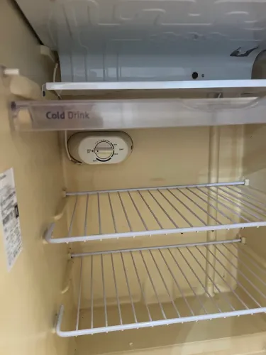 Frigobar com freezer Eletrolux