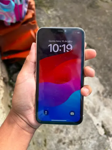 iPhone 11 64gb branco - 81% bateria