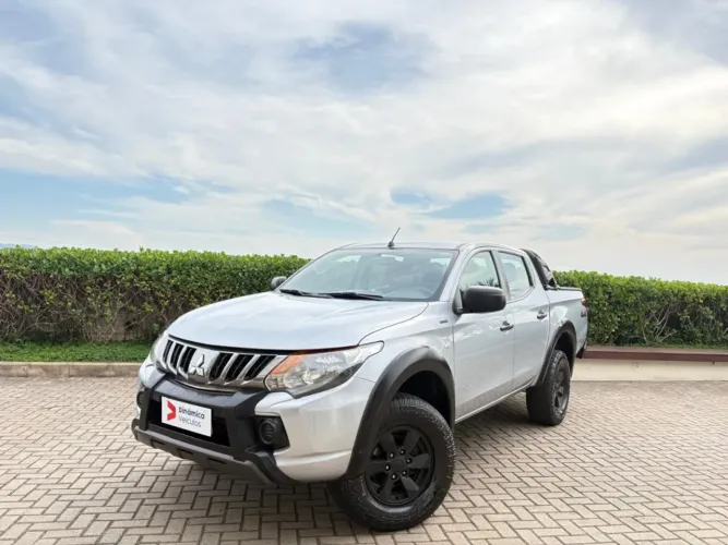 Mitsubishi L200 Tri. Outdo. GLS 2.4 CD 4X4 Die. AUT 2022