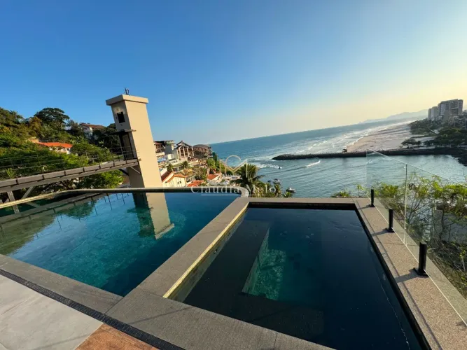 Exclusividade e Luxo no Joá: Casa para Locação com Vista Mar Panorâmica
