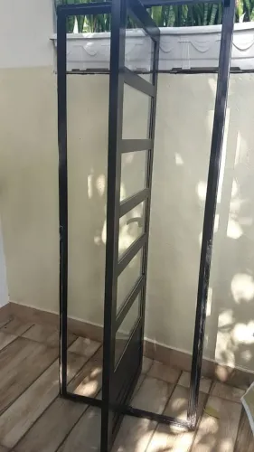 Vendo Janela Vitrô Travessa L Alumínio 