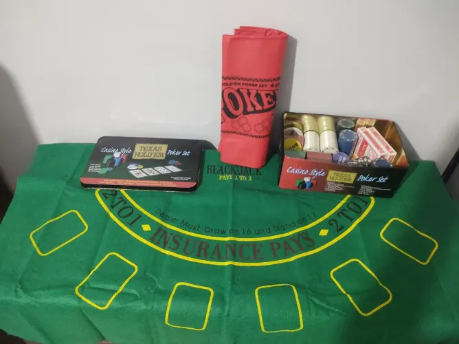 Kit Poker fichas + Baralhos + Feltro + Case + Bolsa