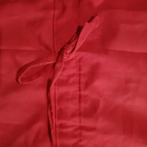 Camisa feminina vermelha de trabalho estilo enfermeira ou diarista tamanho P