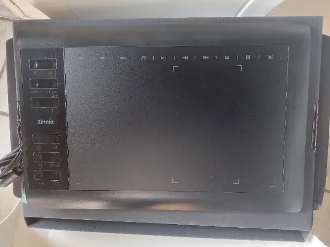 MESA DIGITALISADORA ZINNIA 360 X 240 MM NOVA SEM USO